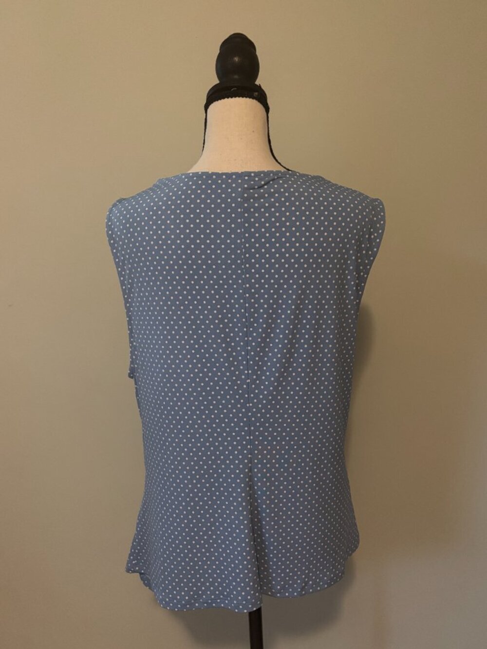 Vince Camuto Blue Polka Dot Ring Detail Top Size XL Like New - Picture 3 of 5